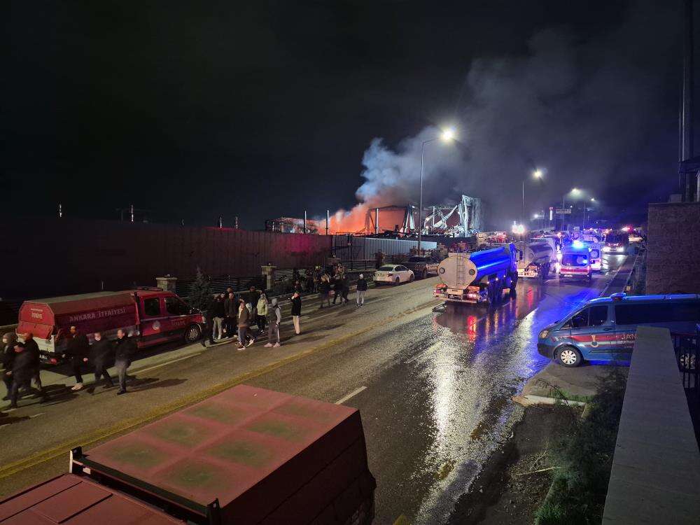 OSB’deki fabrikada çıkan yangın 5 saatte söndürüldü 18